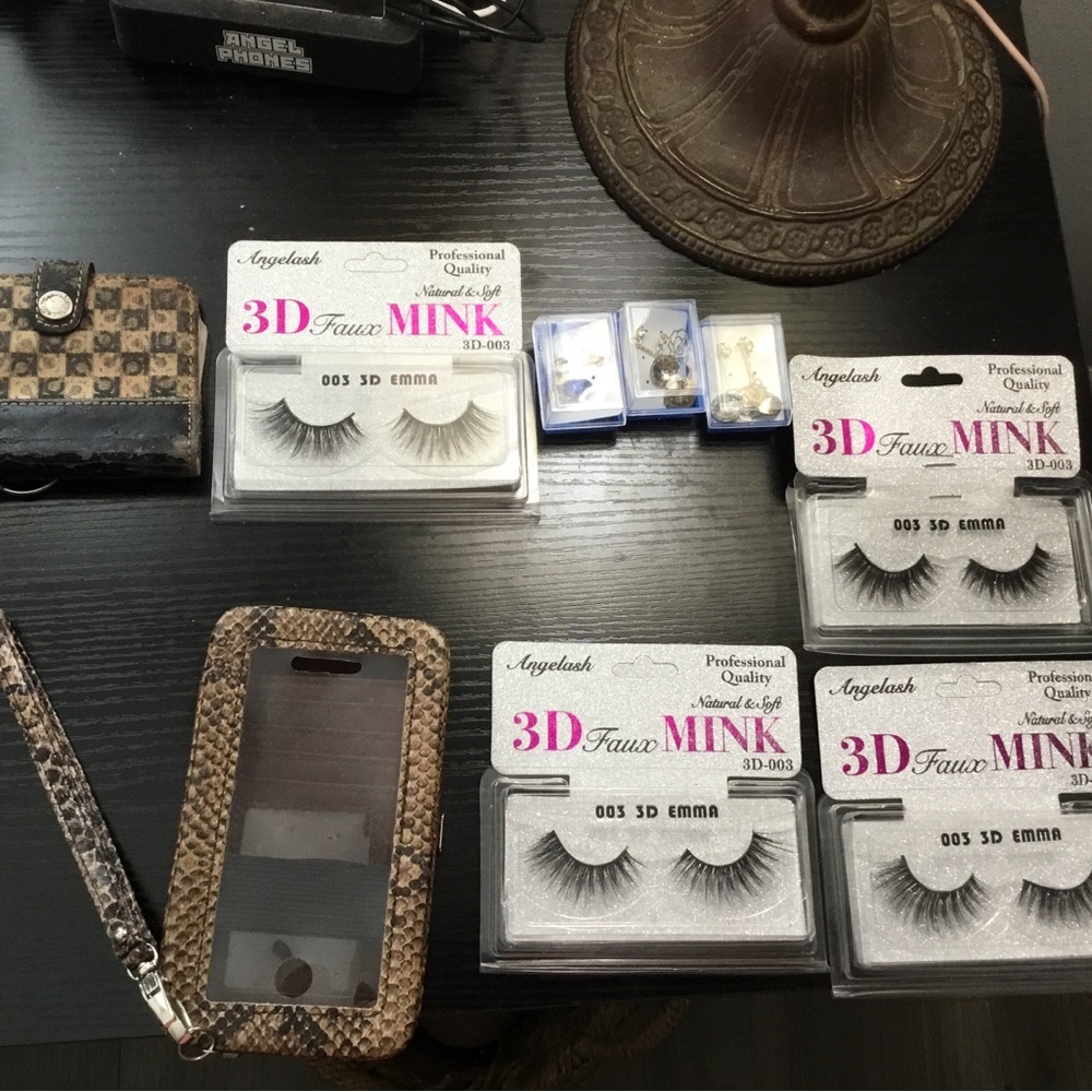 (118) 3D Faux Mink False Eyelashes - Black Earrings Phone Case Photo Wallet